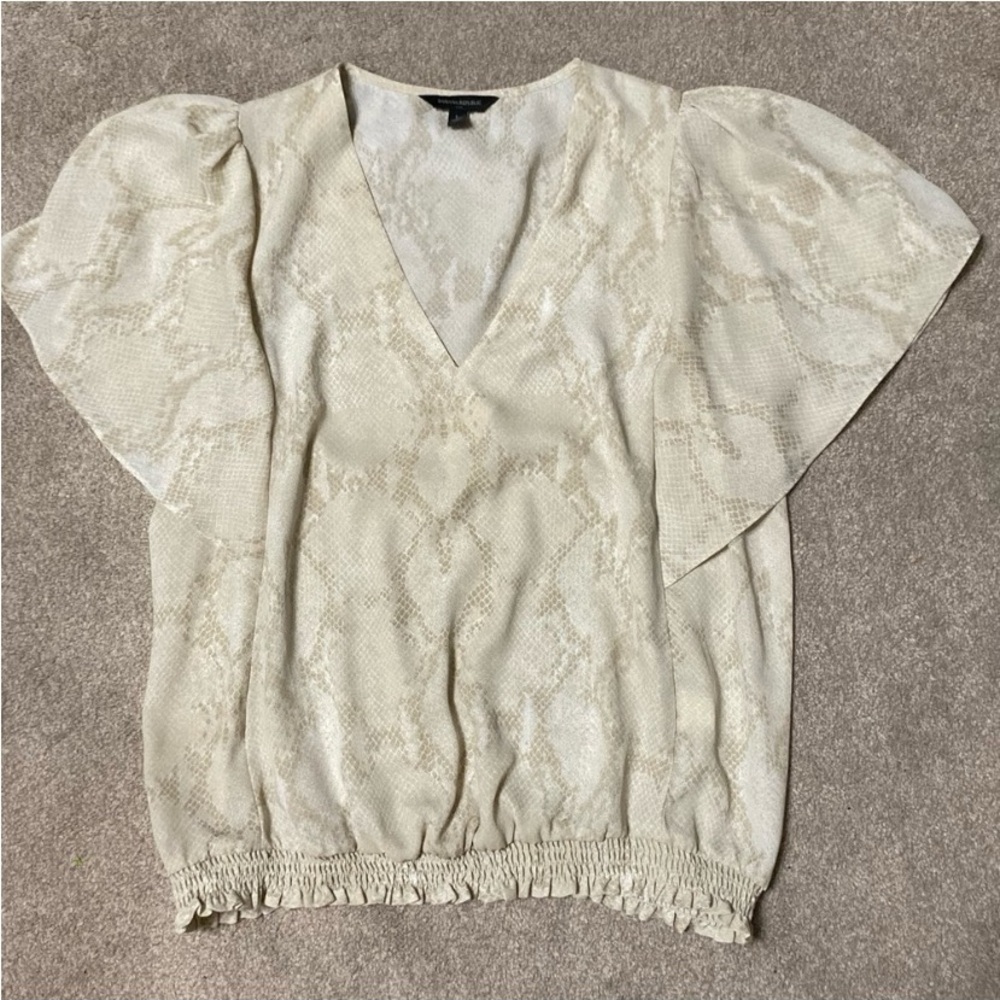 Banana Republic Nude Snake Print Short Flutter Sleeve Blouse Size L